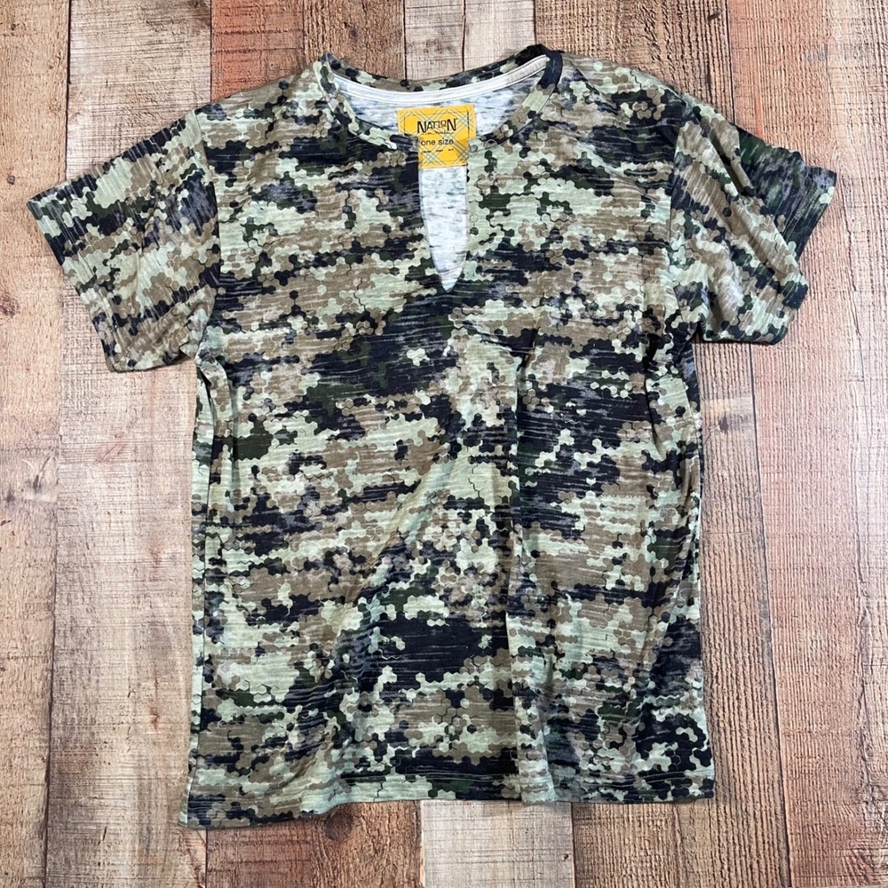 Nation LTD Camo Hexagon Print Keyhole Tee One Size OS Green Camouflage T-Shirt